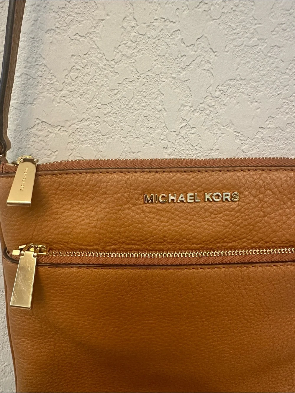 Michael Kors compact pebbled